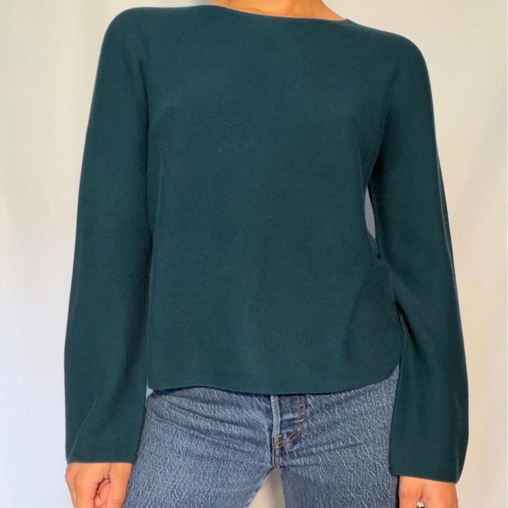 UNIQLO deep teal lightweight sweater